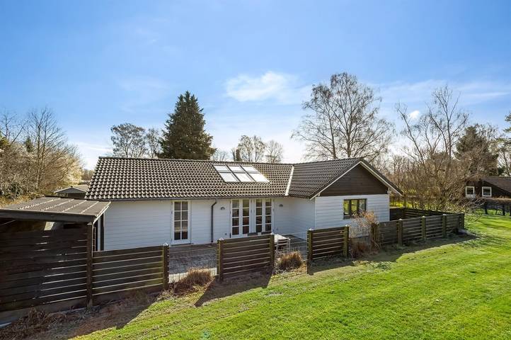 Ferienhaus für 6 Personen, mit Terrasse und Garten in Råbylille Strand