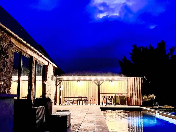 Location de vacances pour 8 personnes, avec piscine et jardin à Coly - 4