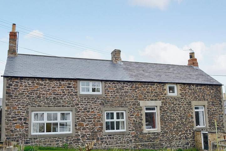 Cottage for 6 people, with garden, with pets in Craster