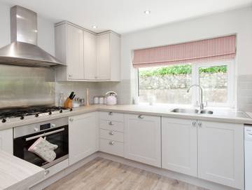 Log Cabin for 4 People in Salcombe, Devon, Photo 4