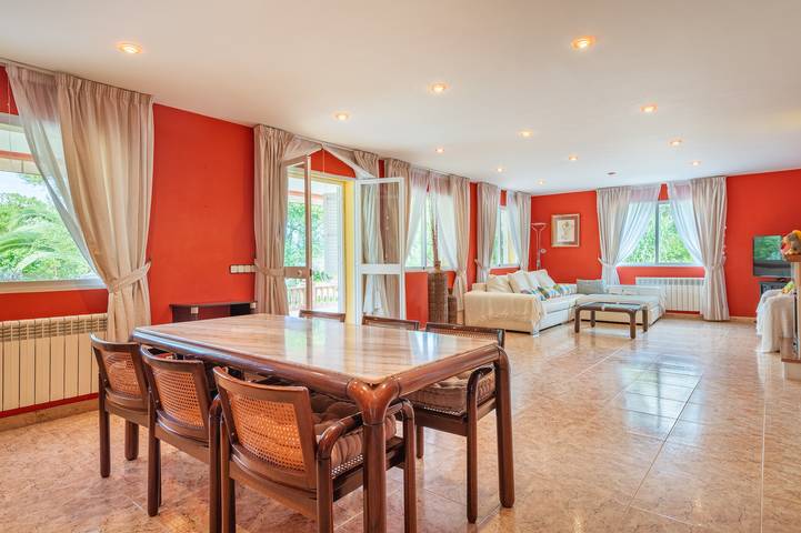 Maison de vacances 'Luna Azul' avec piscine privée, terrasse privée et Wi-Fi in S'Aranjassa, Palma de Majorque