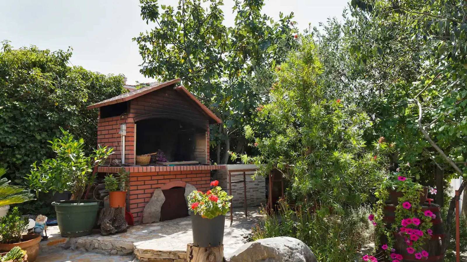 Ganze Wohnung, Sonnige Wohnung mit großem Balkon in Strandnähe in Kastel Stafilic, Kaštela