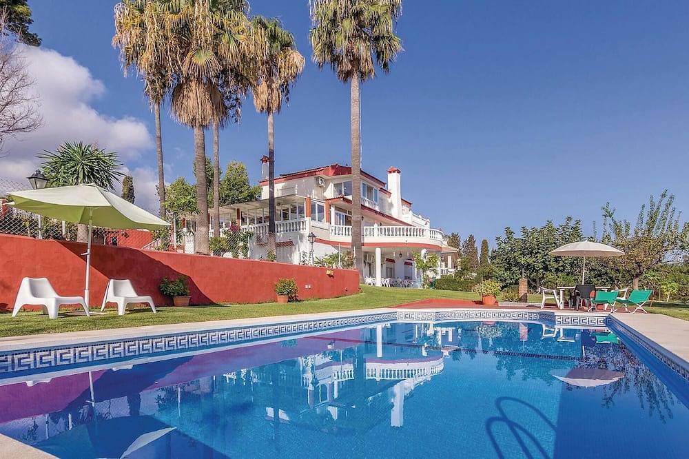 Entire apartment, 3 bedroom lovely apartment in Malaga in Churriana, Malaga
