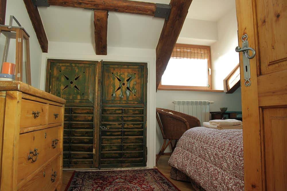 Entire apartment, Esperia, splendid sea view and immersed in the typical greenery of the Trieste Karst in Trieste, Carso