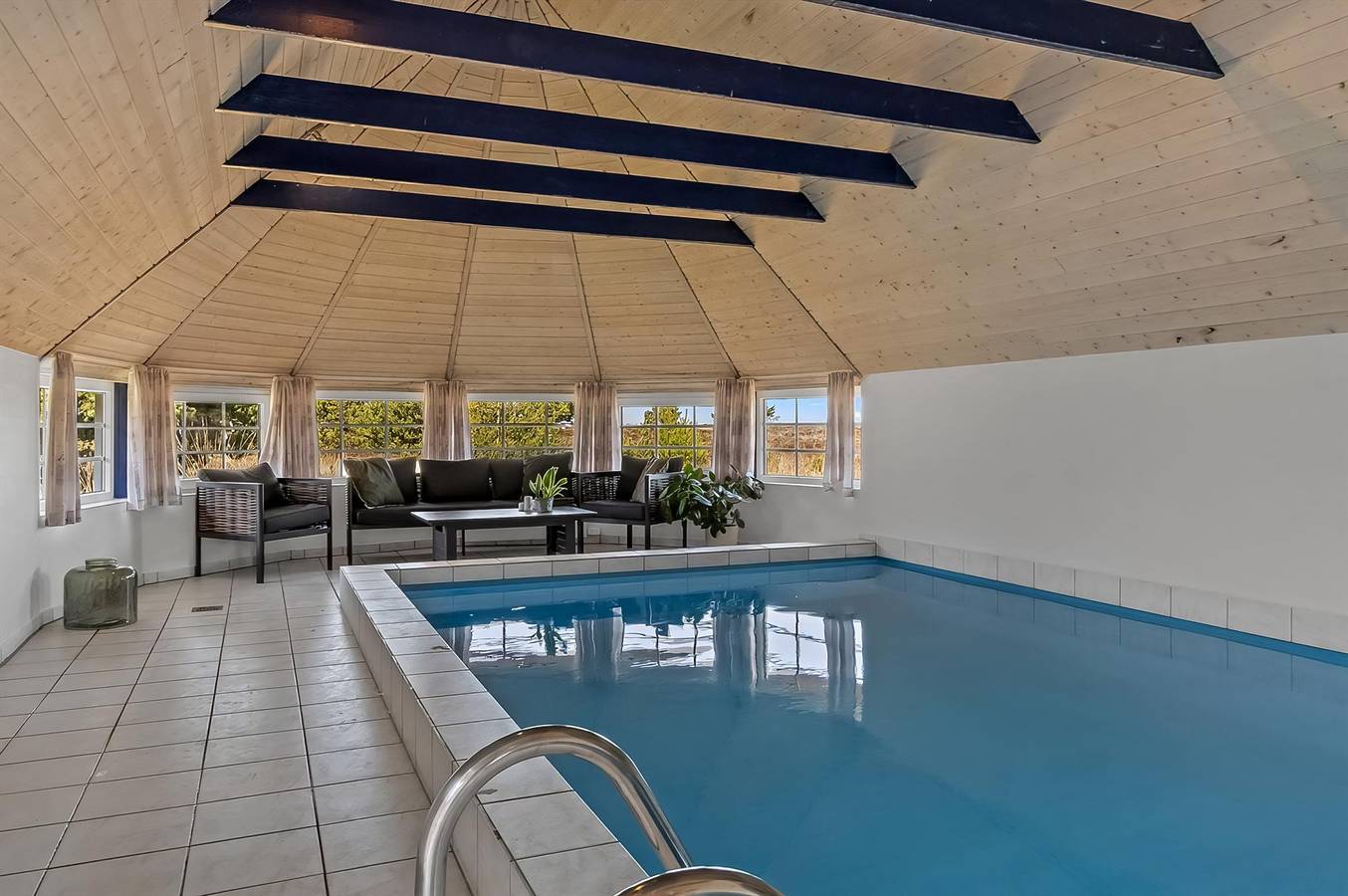 Awesome home in Rømø w/ 6 Bedrooms, Indoor swimming pool and Wifi in Kongsmark, Rømø