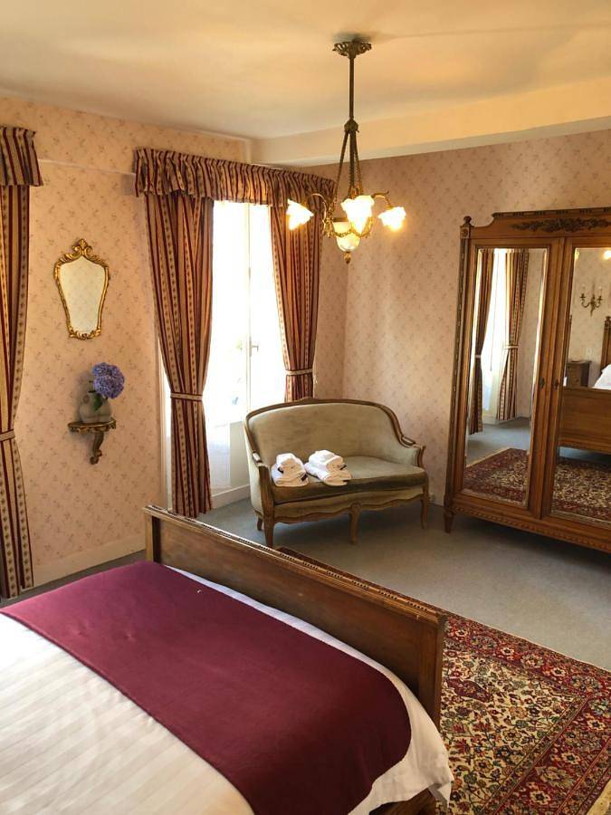 Double Room with Private Bathroom in Passais, Parc naturel régional Normandie-Maine