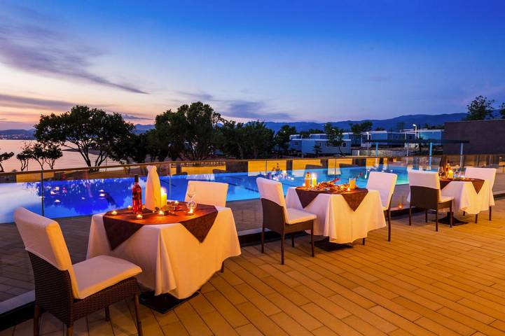 Vakantiewoning voor 4 personen, met terras en zwembad op Krk