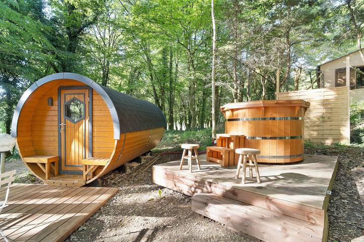 Appartamento intero, Tiny Home Beynac Lux nella foresta in Calviac-en-Périgord, Périgord Noir