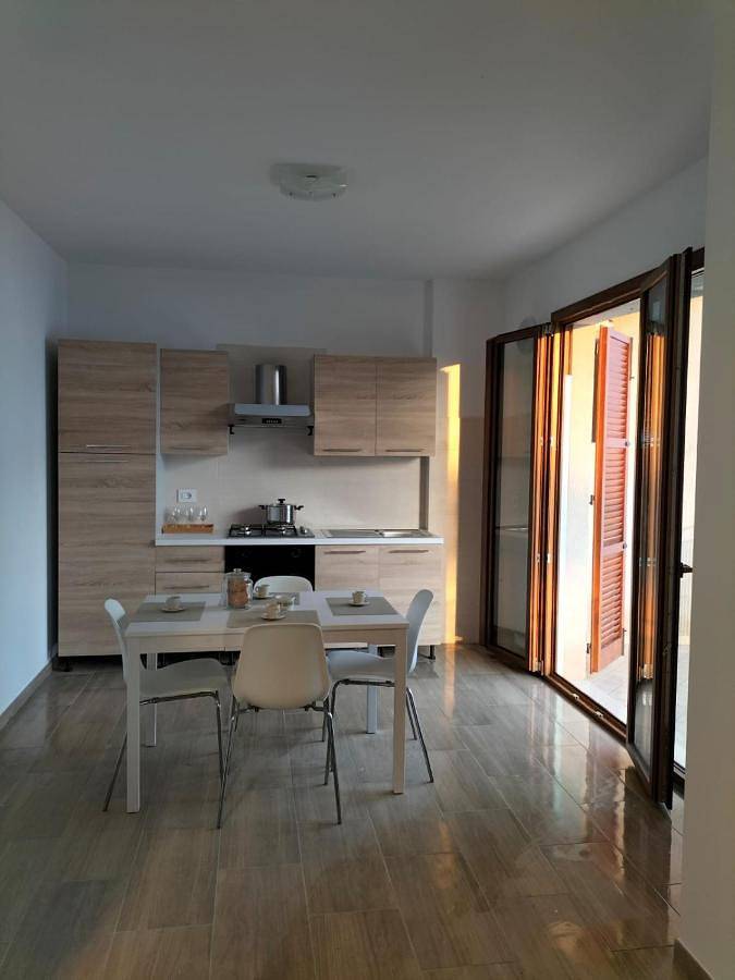 Appartamento per 4 persone, con Balcone e Terrazza nonché Giardino e Panorama a Morrovalle