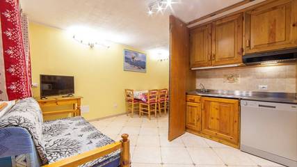 Holiday Apartment for 5 People in Breuil, Valtournenche, Photo 3
