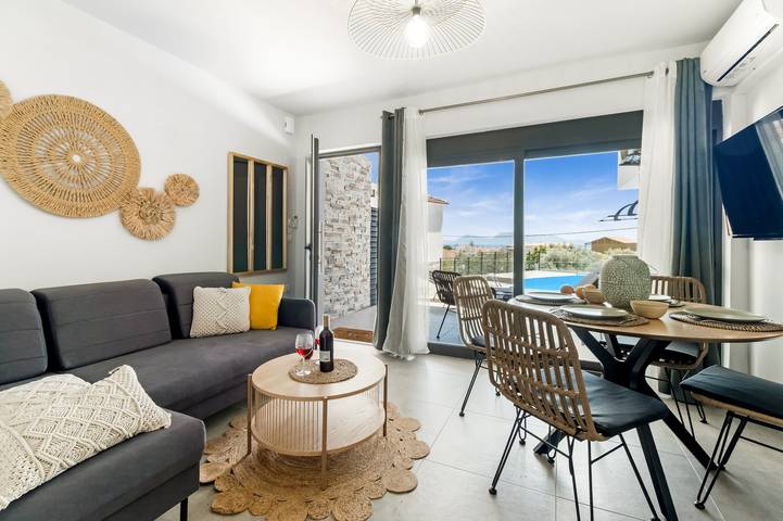 Hel studio-lejlighed, Studio Apartment 'Oceanida Terpsis Lyxury Suite' with Sea View, Wi-Fi and Air Conditioning in Nikiana, Alexandros
