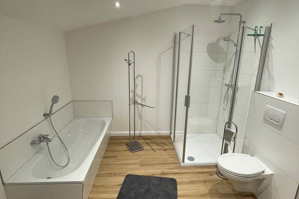 Ganze Wohnung, Neue Ferienwohnung mit Dachterrasse in Wittensee, Ostsee Schleswig-Holstein