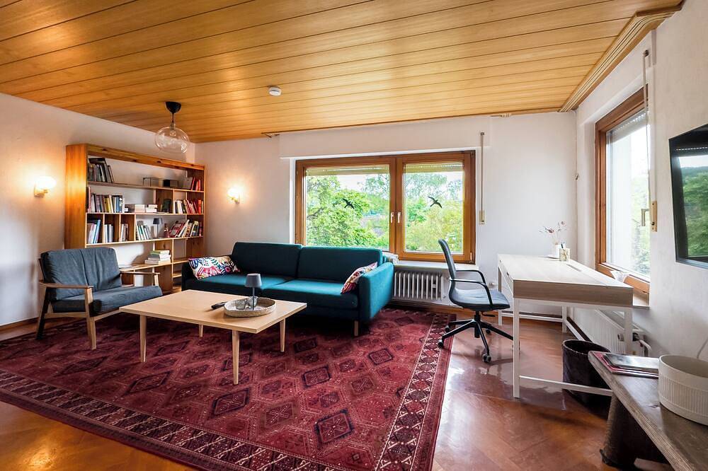 Ganze Wohnung, Sunroom 2 Bed Apartment West Town B17 in Heidenheim, Stuttgart Region
