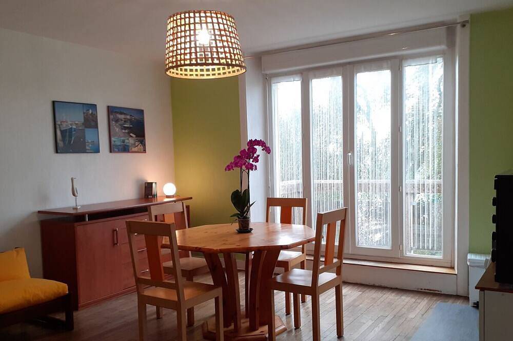 Appartement entier, Agréable  appartement  dans résidence avec jardin  très proche des commodités in Pont-l'Abbé, Côte de Cornouaille