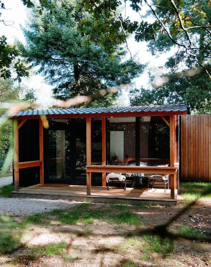 Lodge voor 2 personen, with whirlpool and balkon as well as tuin in Holten