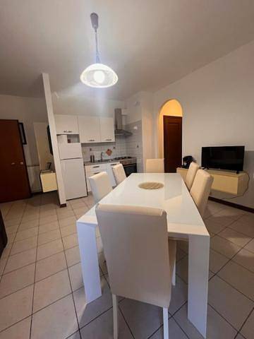 Ferienwohnung für 8 Personen, mit Terrasse und Ausblick in Ladispoli
