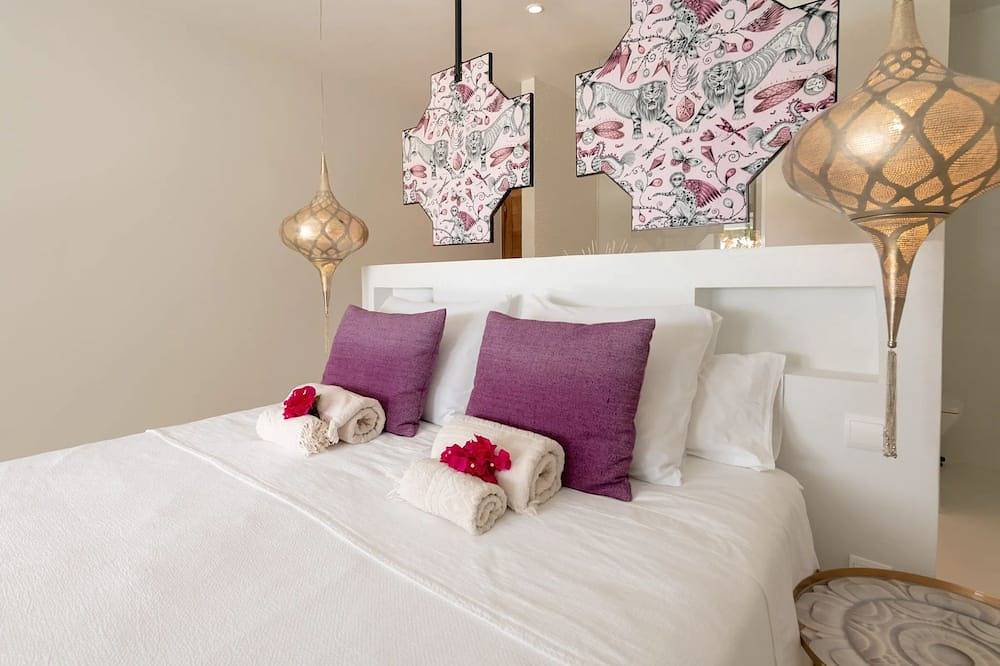Luxury villa in Ibiza with pool, ibiza vacation villa with pool and view in Ses Figueretes, Ibiza (Municipality)