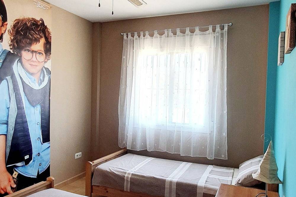 Villa Marylou with swimming pool in Montagnes, Andalusie in Sedella, Province de Málaga