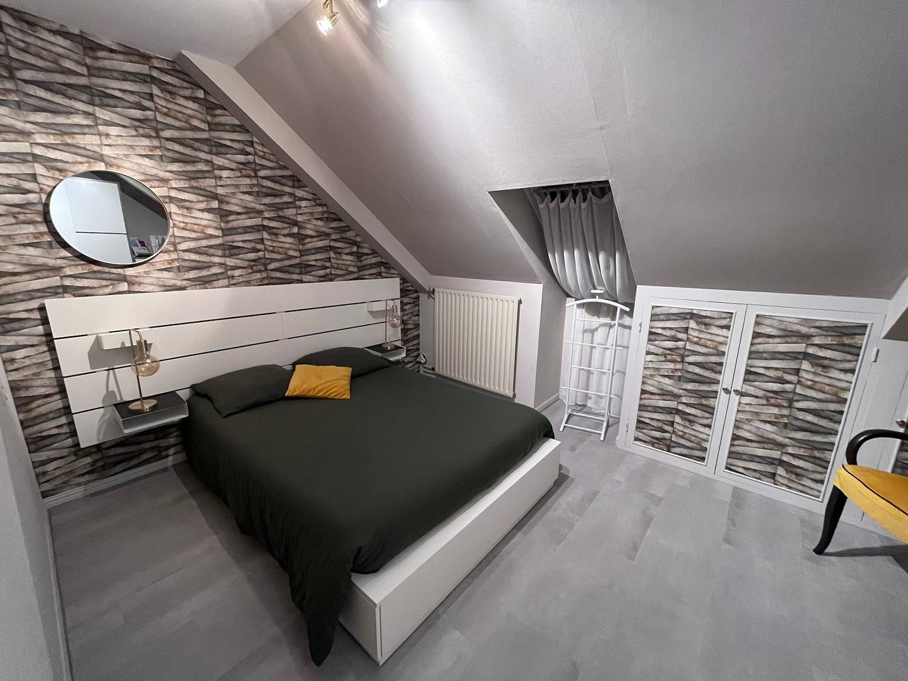 Chambre « Pause Tranquille - Chambre 1 » avec terrasse partagée, jardin partagé et Wi-Fi in Sablé-sur-Sarthe, Sarthe