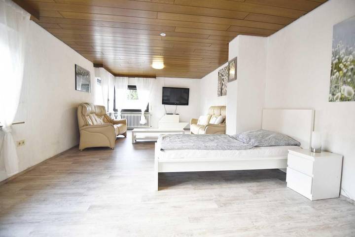 Ferienwohnung für 8 Personen, mit Balkon und Terrasse in Sankt Augustin