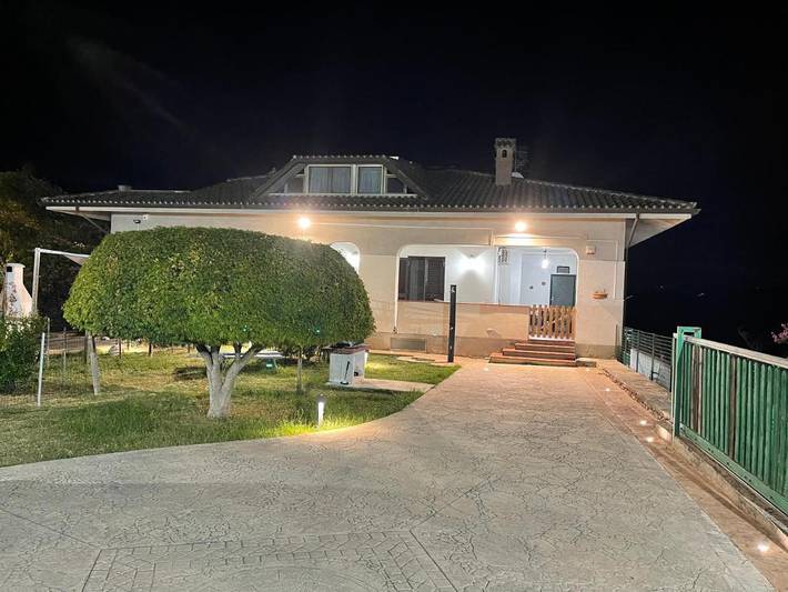 Casa vacanza per 8 persone, con Balcone e Terrazza nonché Giardino e Panorama a Minturno