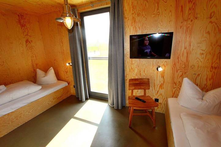 Ferienhaus für 8 Personen, mit Sauna und Terrasse sowie Garten in Göhren-Lebbin - 2