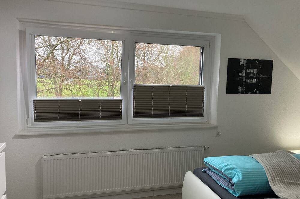 Ganze Wohnung, Ruhige Fewo, gut zum Spazieren und Einkaufen im Outlet-Center. in Neumünster, Schleswig-Holstein Binnenland