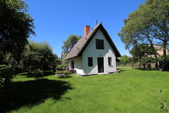 Ferienhaus für 6 Personen, mit Terrasse und Garten in Wustrow