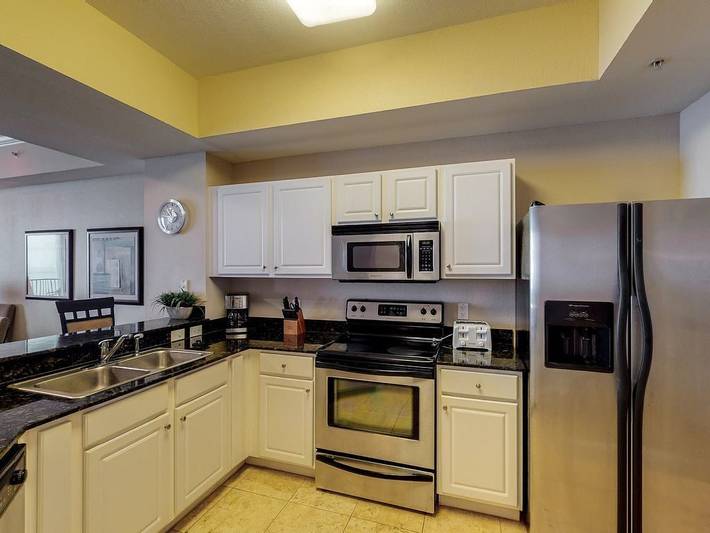 Vacation home for 6 people, with sauna and hot tub as well as pool and balcony in Panama City Beach