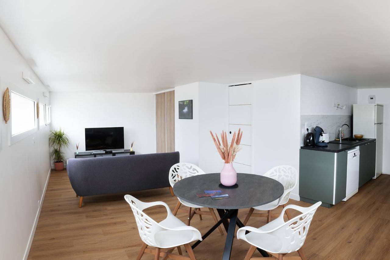 Appartement entier, One-Bedroom Apartment in Cébazat, Parc naturel régional des Volcans d'Auvergne