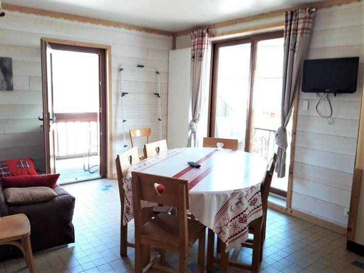 Gîte pour 5 personnes, avec terrasse dans Office De Tourisme Des Albiez