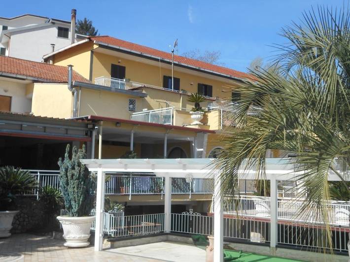 Ferienwohnung für 4 Personen, mit Terrasse und Ausblick - 1