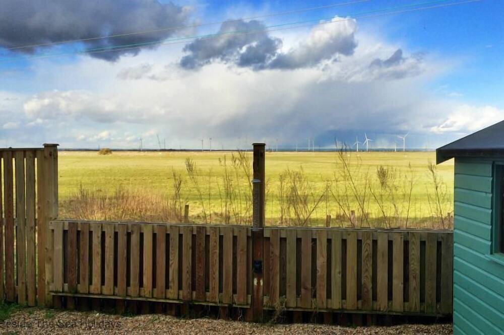 Mallow Cottage -  a cottage that sleeps 4 guests  in 2 bedrooms in Camber, East Sussex
