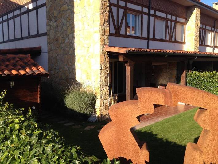 Apartamento para 8 personas, con Terraza y Jardín además de Piscina y Vistas en Cirueña
