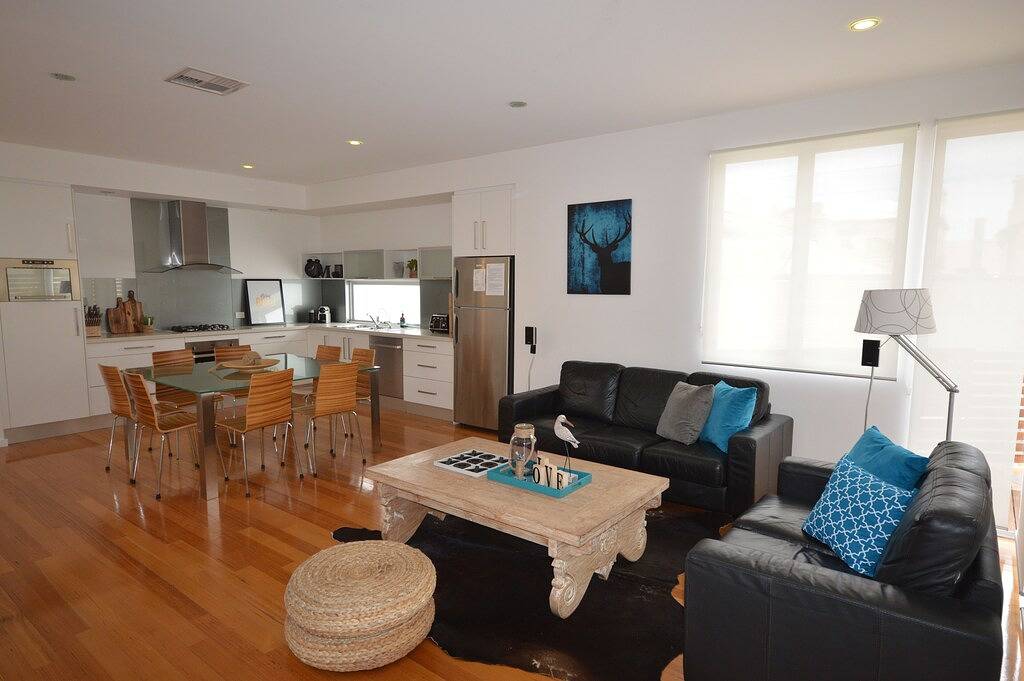 Holiday Home for 8 People in Adelaide, South Australia