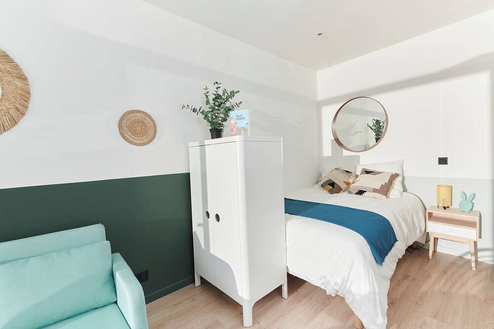 Appartement entier, Studio Univers avec terrasse privée, à 2' de Lille in Ronchin, Région de Lille