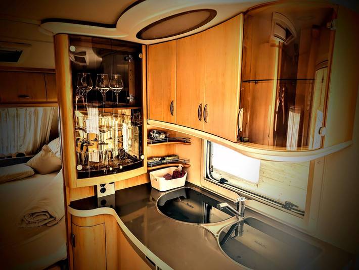 Wohnwagen für 2 Personen, mit Balkon/Terrasse in Ebbs