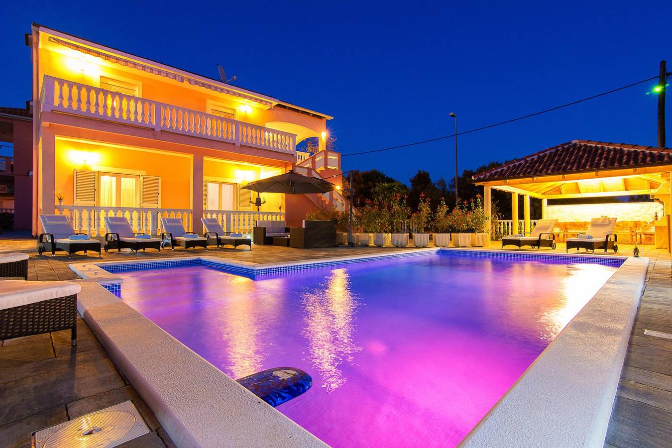 Family Friendly Pool House Ana in Bibinje, Zadar