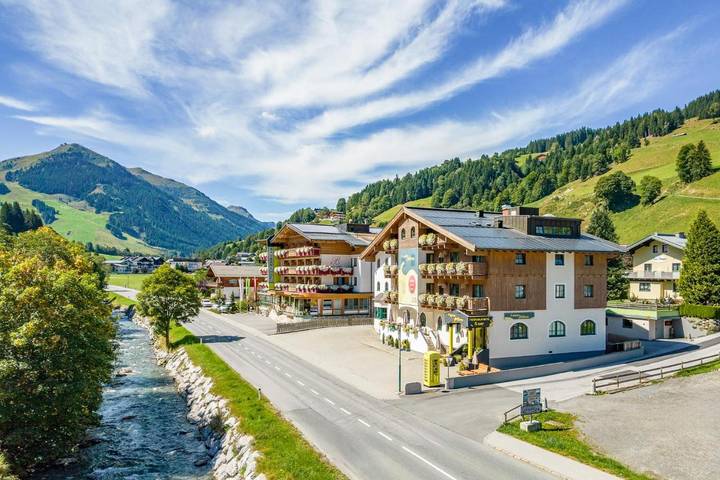 B&B für 5 Personen, mit Garten und Sauna sowie Ausblick in Saalbach