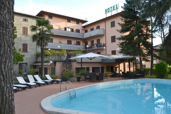 Hotel für 2 Personen, mit Garten und Pool - 1