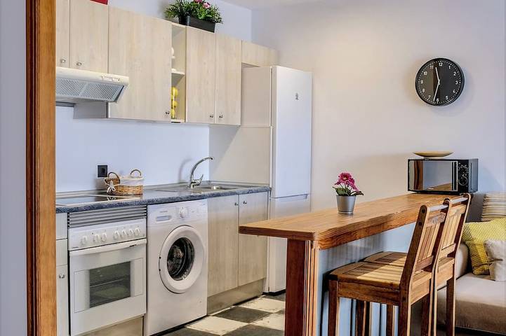 Ferienwohnung für 4 Personen, mit Balkon und Garten sowie Pool - 1