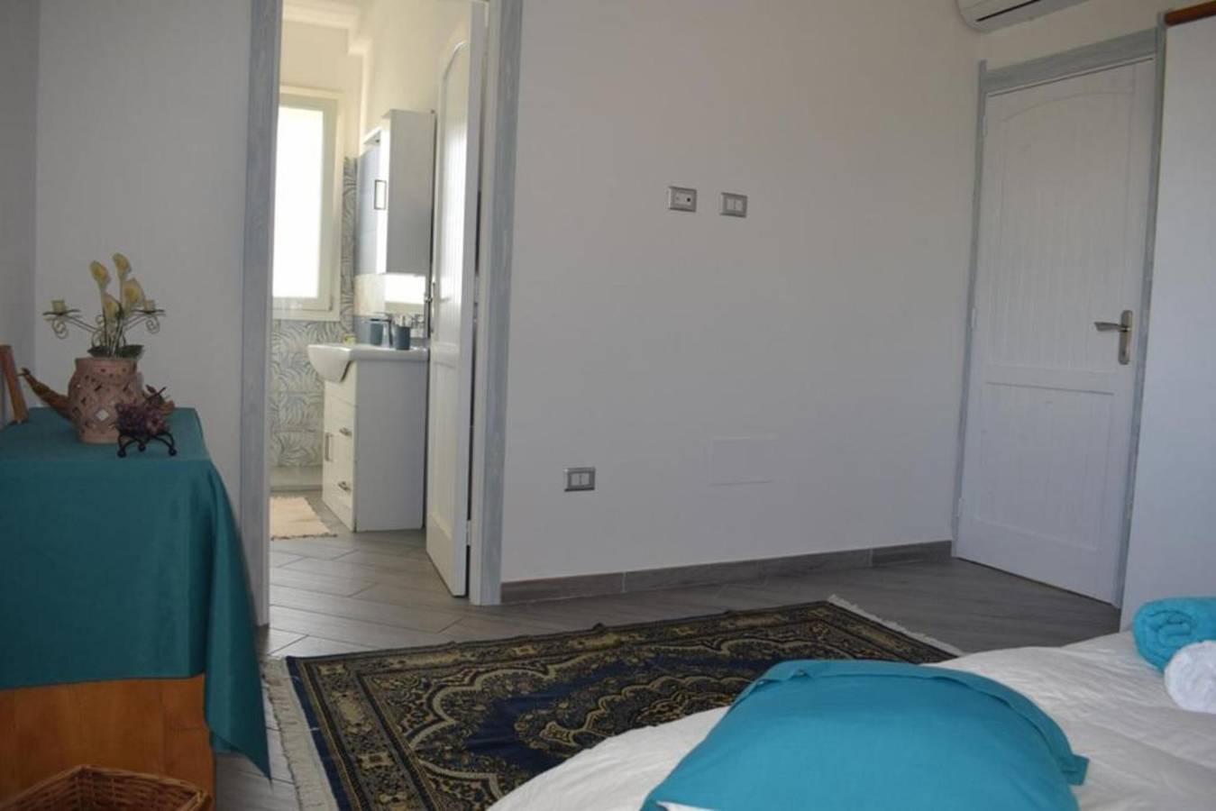 Moon - Camera doppia con bagno privato in Quartu Sant'Elena, Campidano