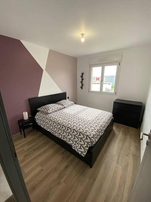 Appartement entier, Two-Bedroom Apartment in Charmes, Région d'Épinal