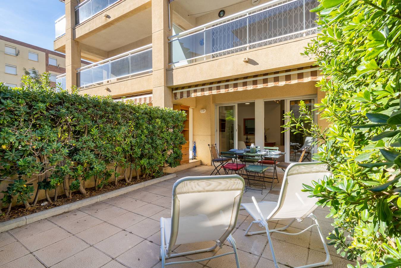 Entire apartment, Holiday apartment for 6 people with terrace in La Pineda, Platja de la Pineda