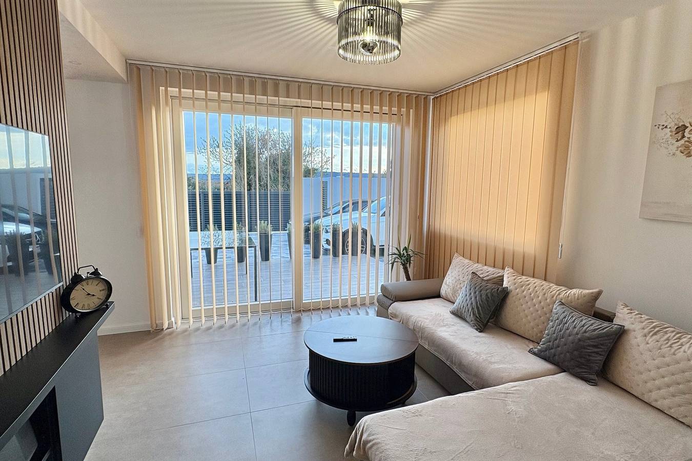 Entire apartment, Three bedroom apartment with terrace Kaštel Štafilić, Kaštela A-25136-a in Kastel Novi, Kaštela