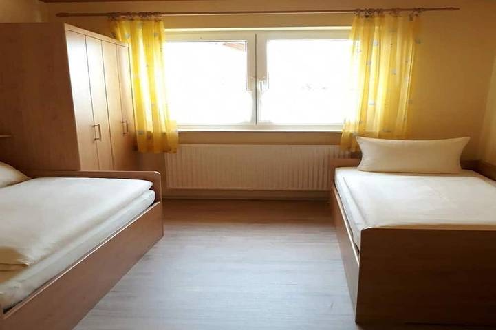 Ganze Wohnung, Gemütliche Ferienwohnung (80qm) mit großen Balkon in Bad Rodach, Oberes Maintal - Coburger Land