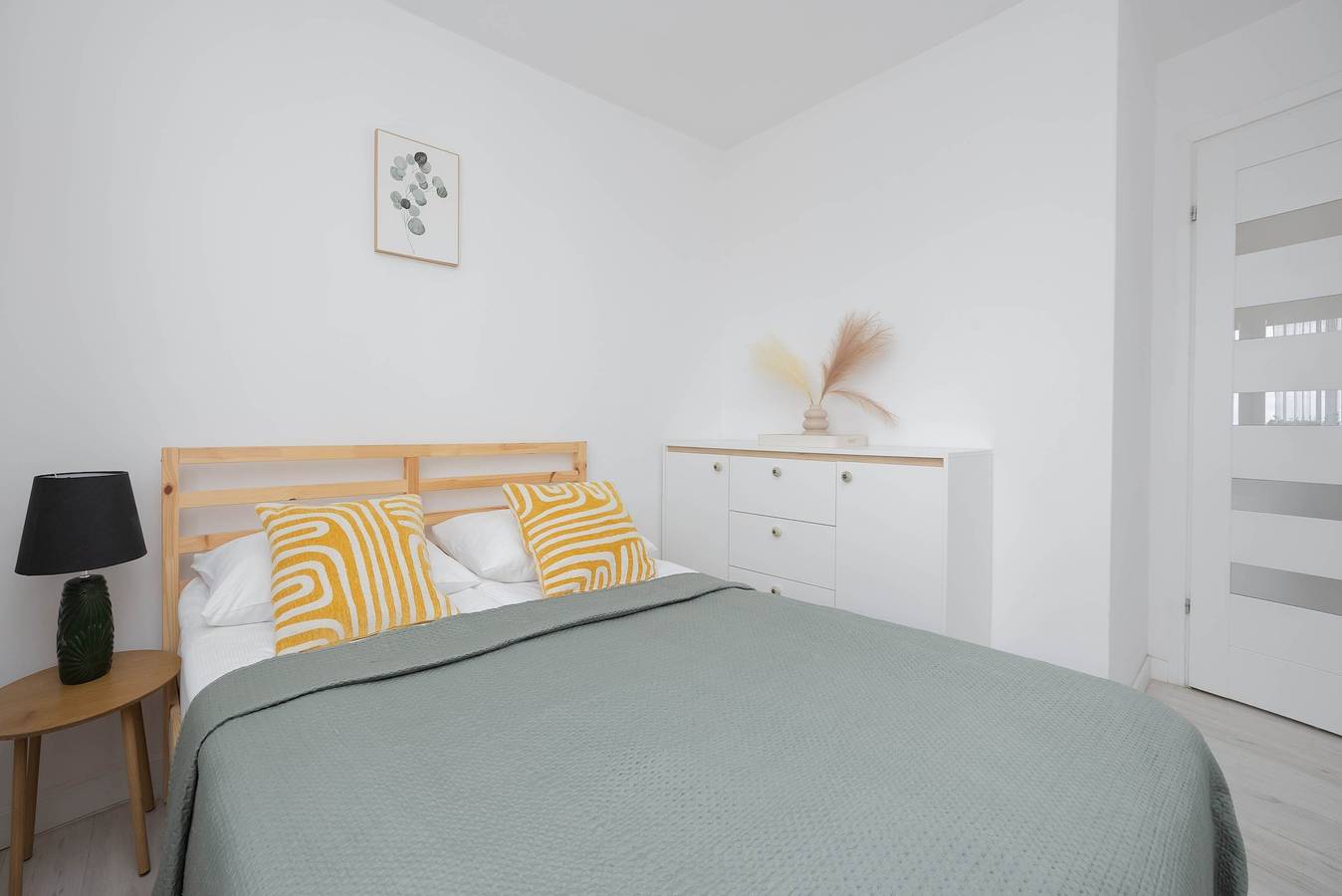Entire apartment, Stylish Two-Bedroom Apartment   Balcony in Warsaw, Masovia