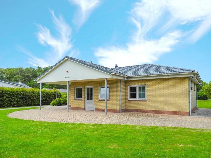 Vakantiehuis voor 32 personen, met terras en balkon/terras in Ellemeet