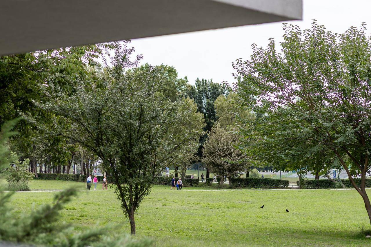 Entire apartment, Lakeview Retreat - Jarun, Free Parking, Lux design in Zagreb, Zagreb region