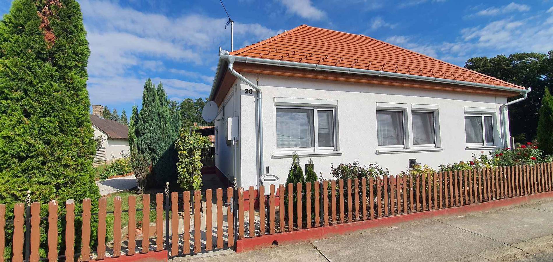 Ferienhaus mit gemütliche Terrasse und Klimaanlage in Balatonbereny, Plattensee Südufer